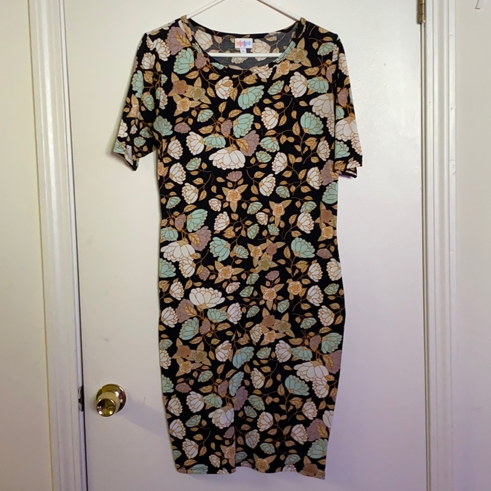 Floral pattern Lularoe dress medium